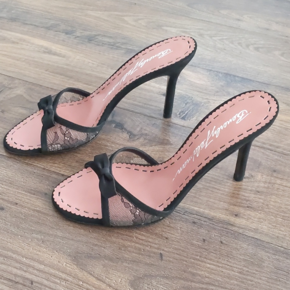 🍀NIB💋 Beverly Feldman Black Lace Slides, Size 6